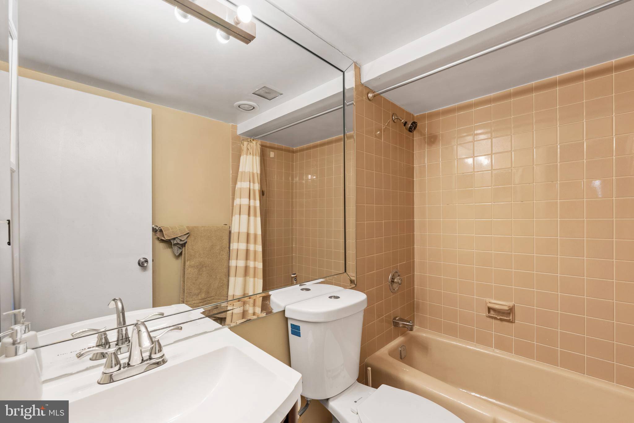 King Of Prussia, PA 19406,11108 VALLEY FORGE CIR #1108