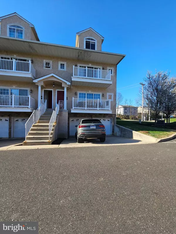 Philadelphia, PA 19116,290 BYBERRY RD #2