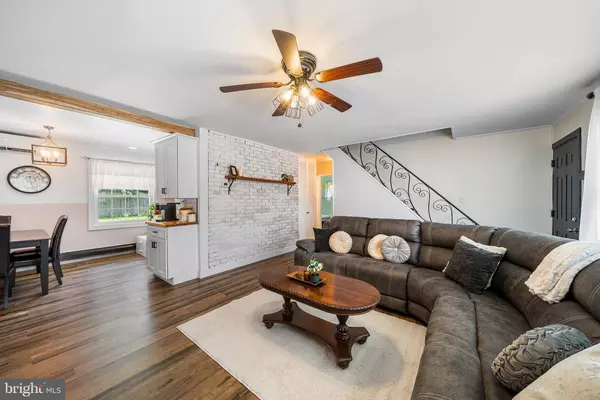 Levittown, PA 19057,16 IRIS RD