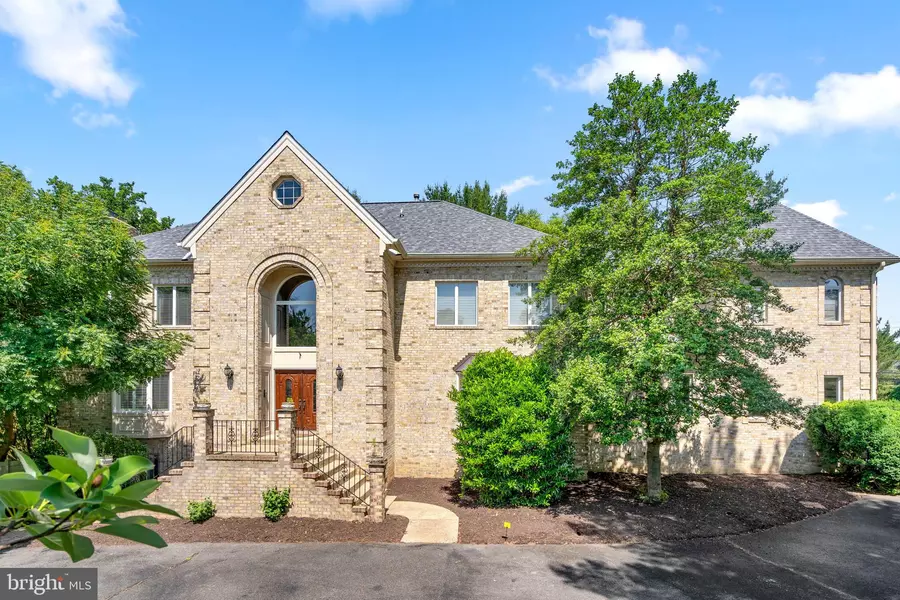 9712 KENDALE RD, Potomac, MD 20854