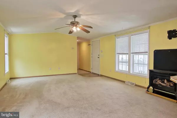 Green Lane, PA 18054,504 MAPLE DR