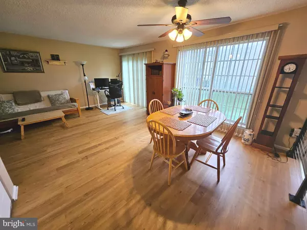 Hamilton, NJ 08619,71 CHAMBORD CT