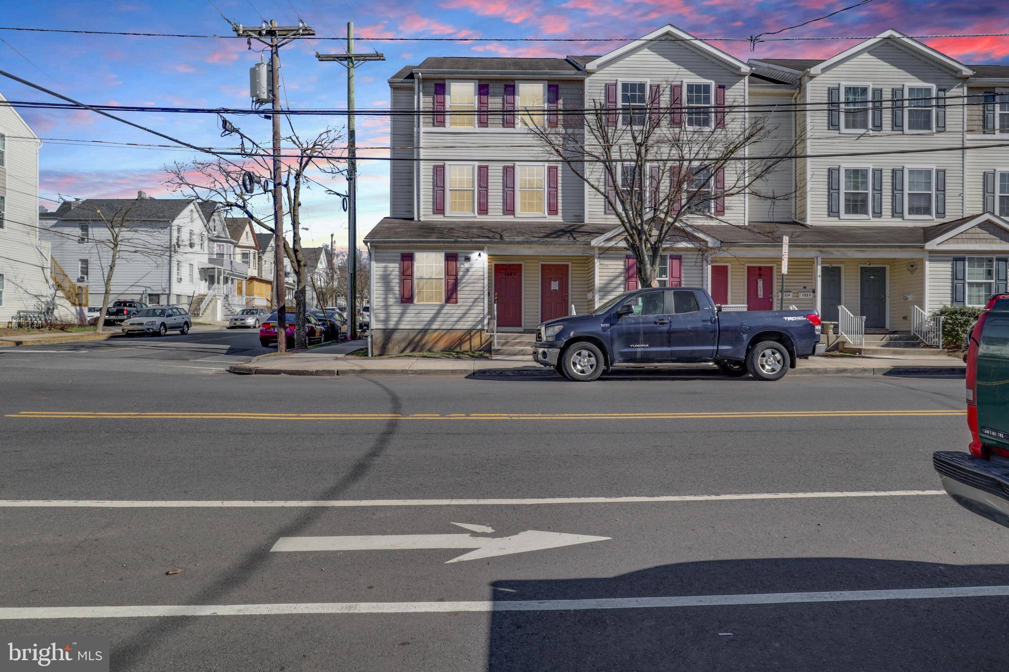 128-A REMSEN AVE, New Brunswick, NJ 08901