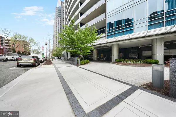 Arlington, VA 22209,1881 N NASH ST #1402