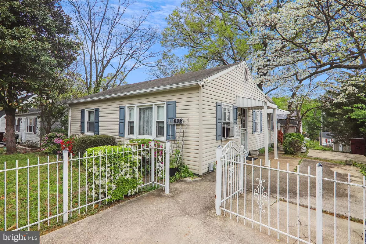 Capitol Heights, MD 20743,628 CLOVIS AVE