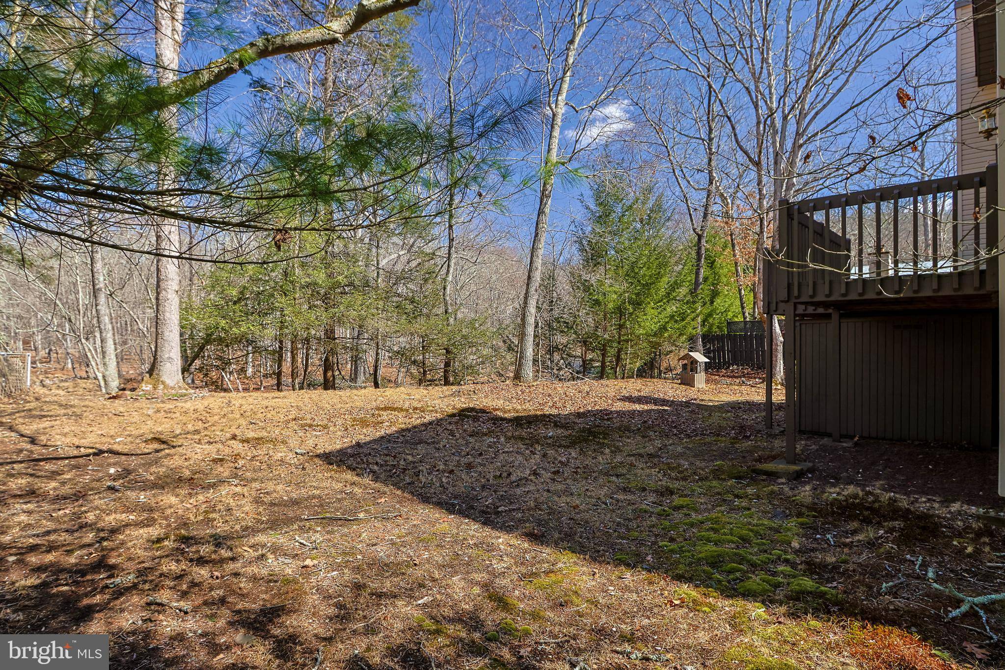 Bushkill, PA 18324,367 SAUNDERS DR