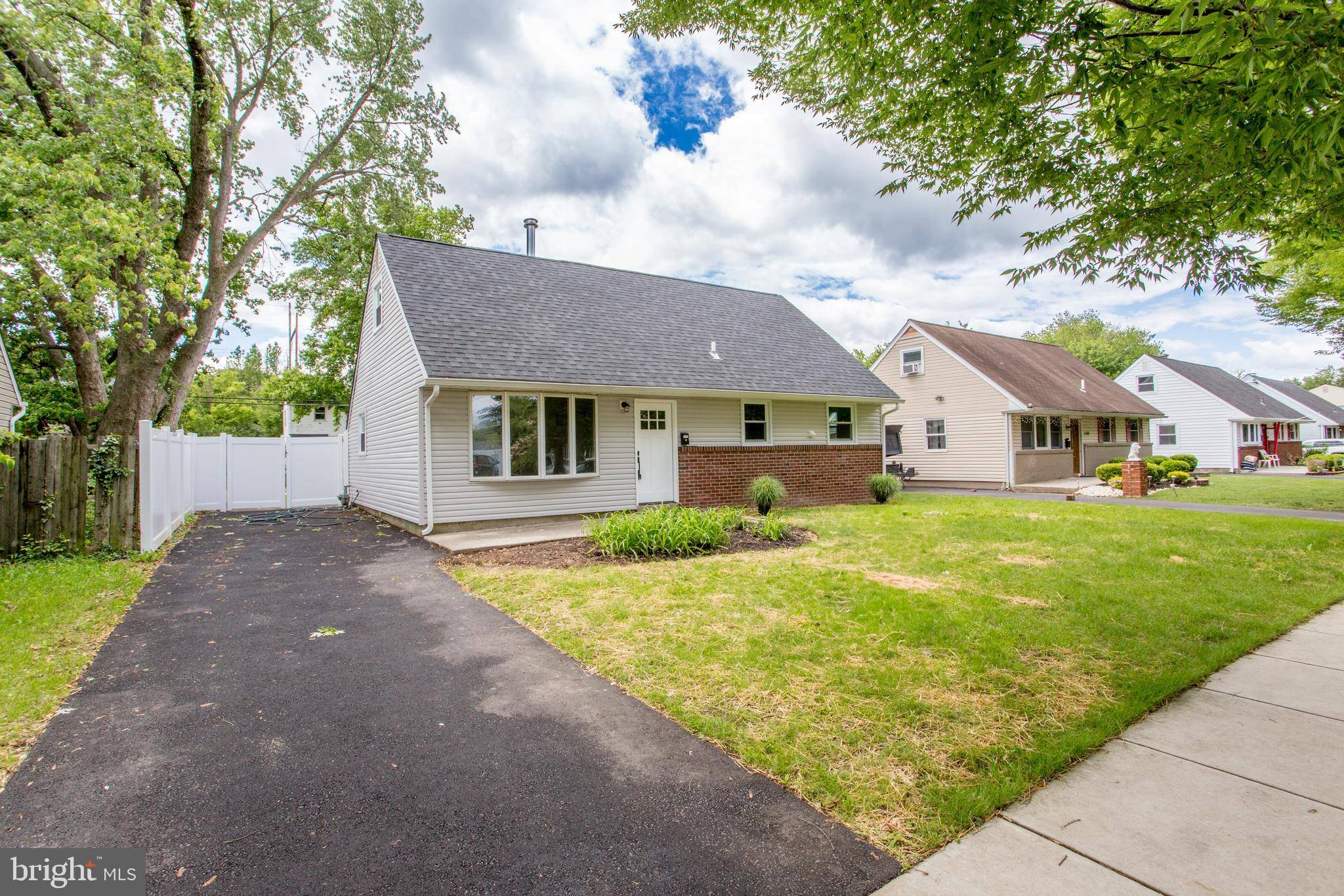 1102 DOLORES LN, Croydon, PA 19021