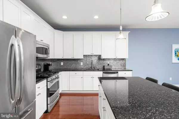 Trenton, NJ 08691,2 N COMMERCE SQ #210