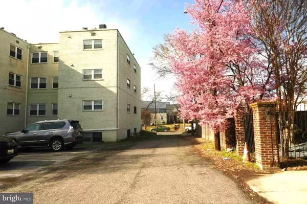 Washington, DC 20019,4810 QUARLES ST NE #103