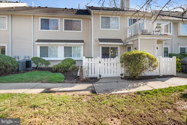 13 WYNWOOD DR, Monmouth Junction, NJ 08852