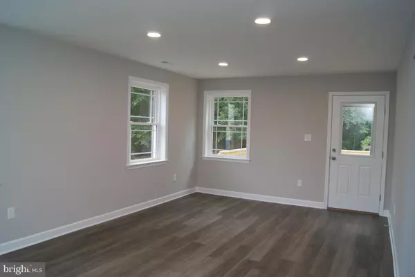 Levittown, PA 19056,3702 NICHOL ST