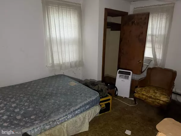 Manassas, VA 20111,7923 MAPLEWOOD DR