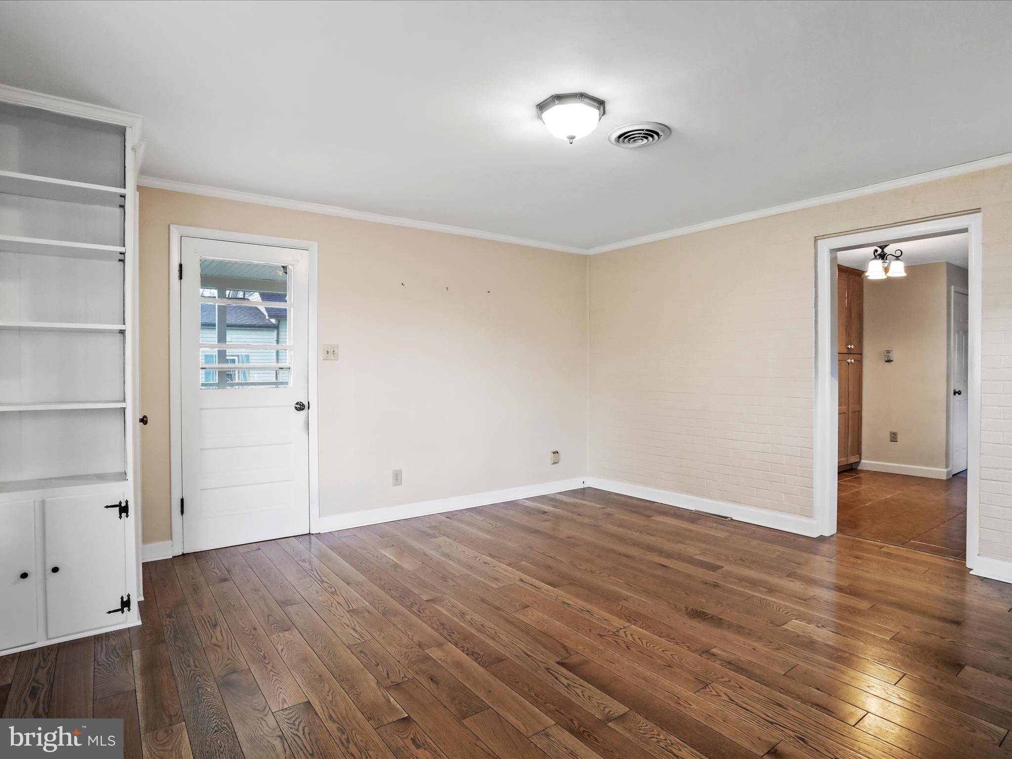 Strasburg, VA 22657,759 E KING ST