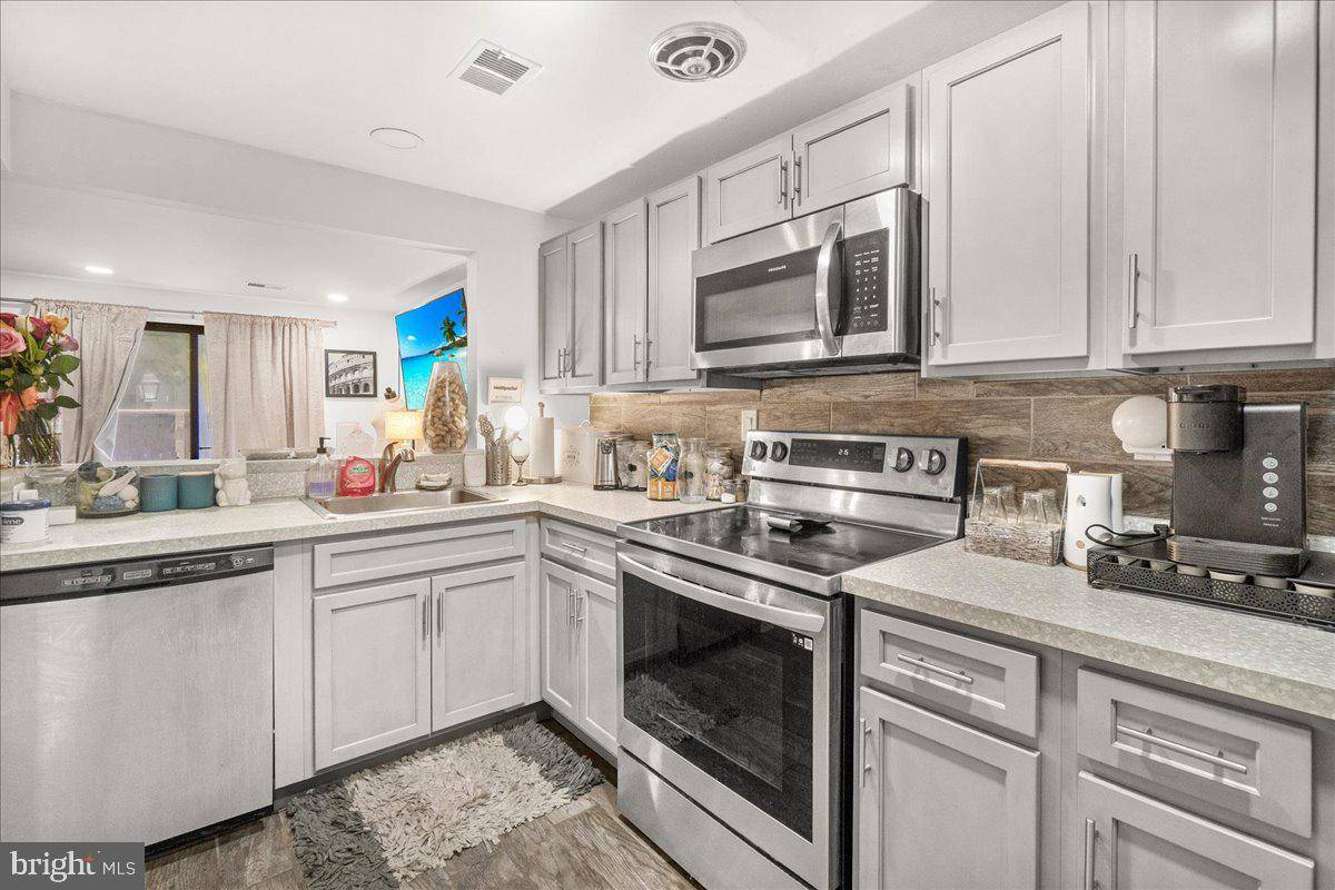9269 CHADBURN PL, Montgomery Village, MD 20886
