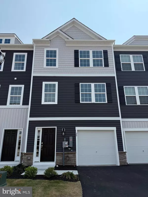 Waretown, NJ 08758,20 BAYBREEZE DR