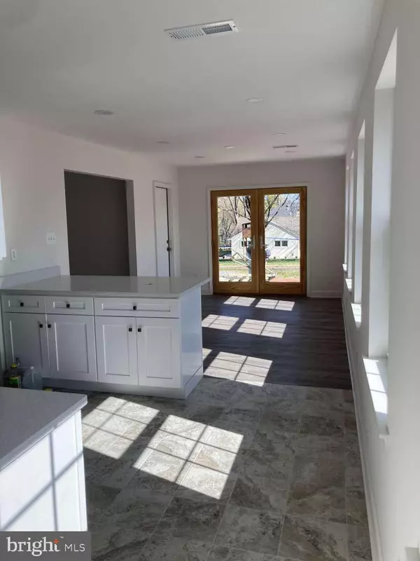 Jenkintown, PA 19046,806 RHOADS AVE