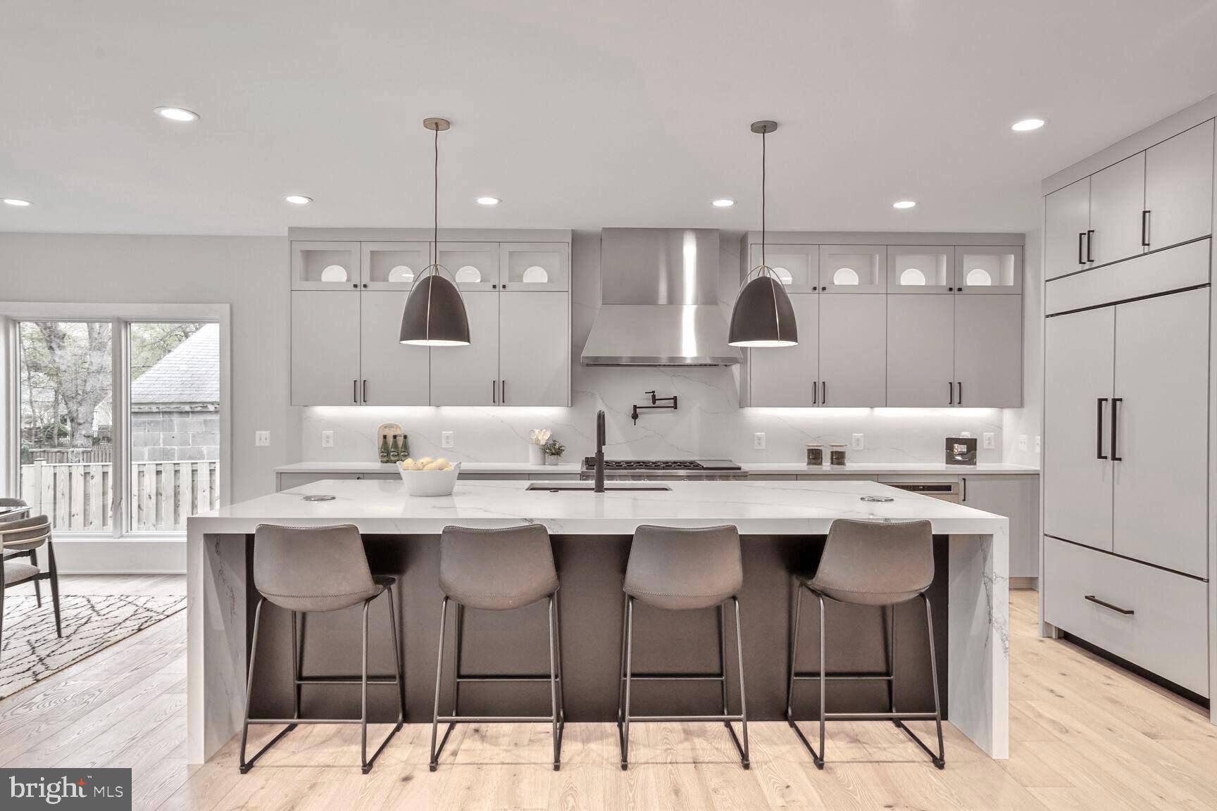 Falls Church, VA 22046,512 S SPRING ST