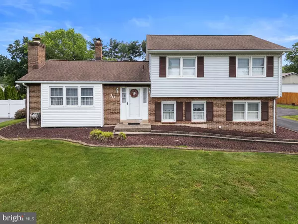30 STARDUST DR, Newark, DE 19702
