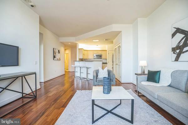 Philadelphia, PA 19103,1600-18 ARCH ST #1801