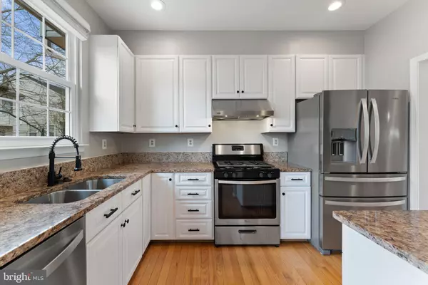 5814 STREAM POND CT Centreville, VA 20120