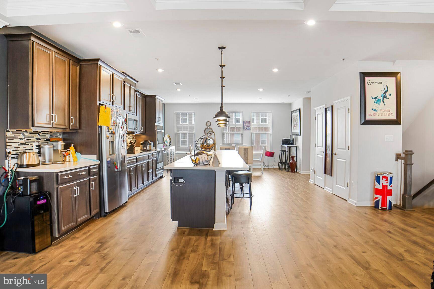 Lanham, MD 20706,10518 JOHN GLENN ST