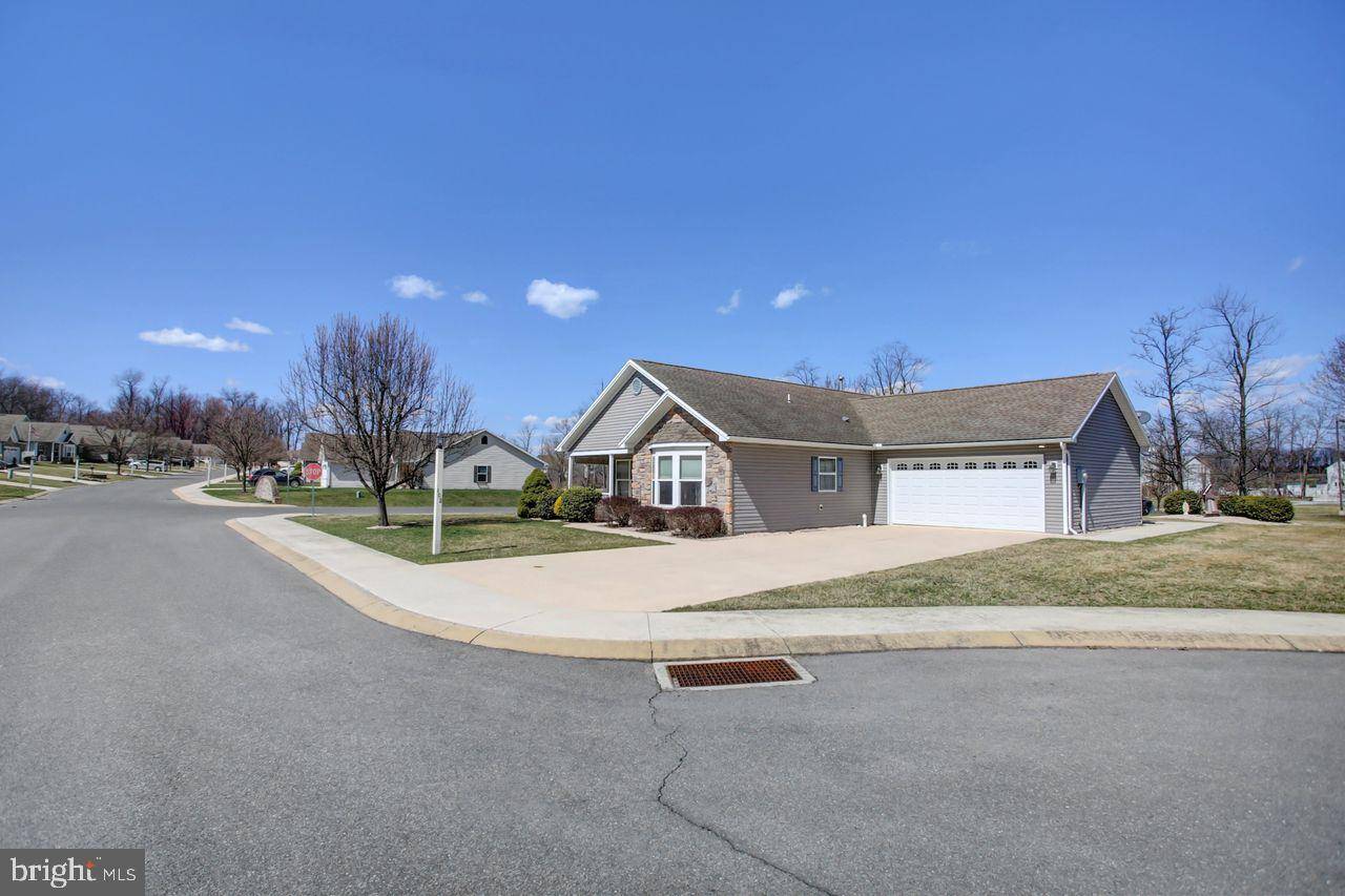 Shippensburg, PA 17257,102 COLONIAL CT