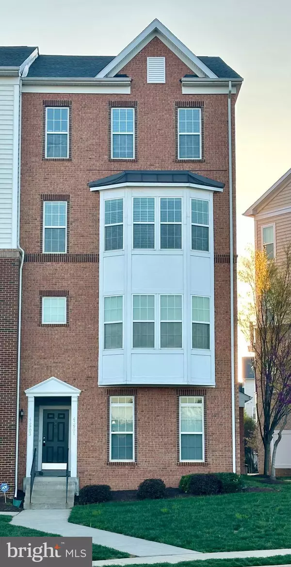 43903 CENTERGATE DR, Ashburn, VA 20148