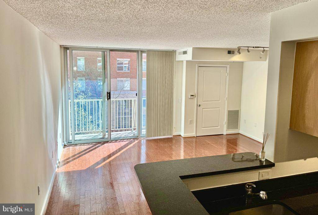 Arlington, VA 22203,880 N POLLARD ST #405