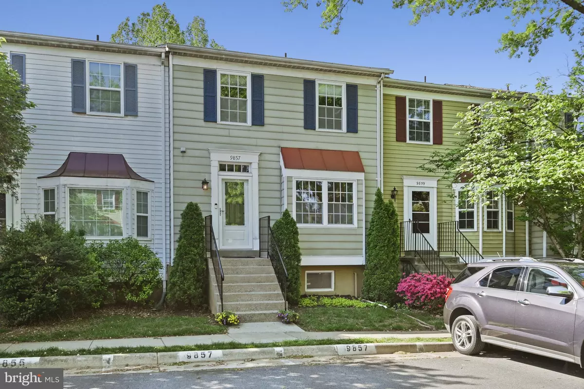 Vienna, VA 22181,9857 OAKDALE WOODS CT