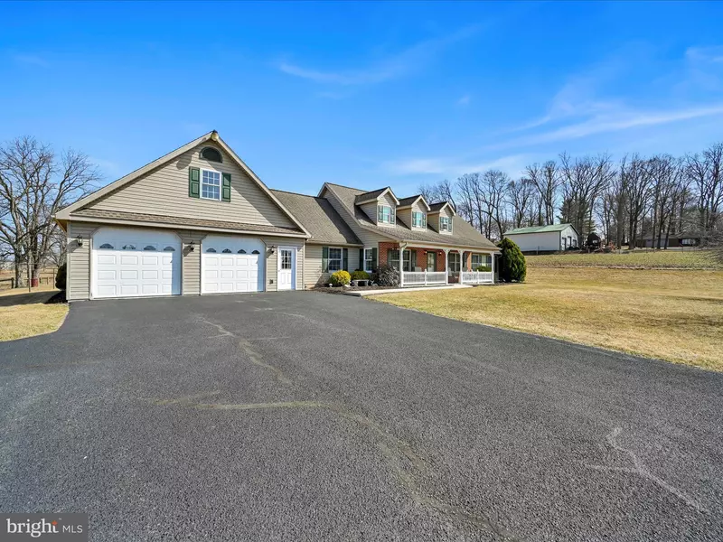 1054 KUTZTOWN RD, Myerstown, PA 17067