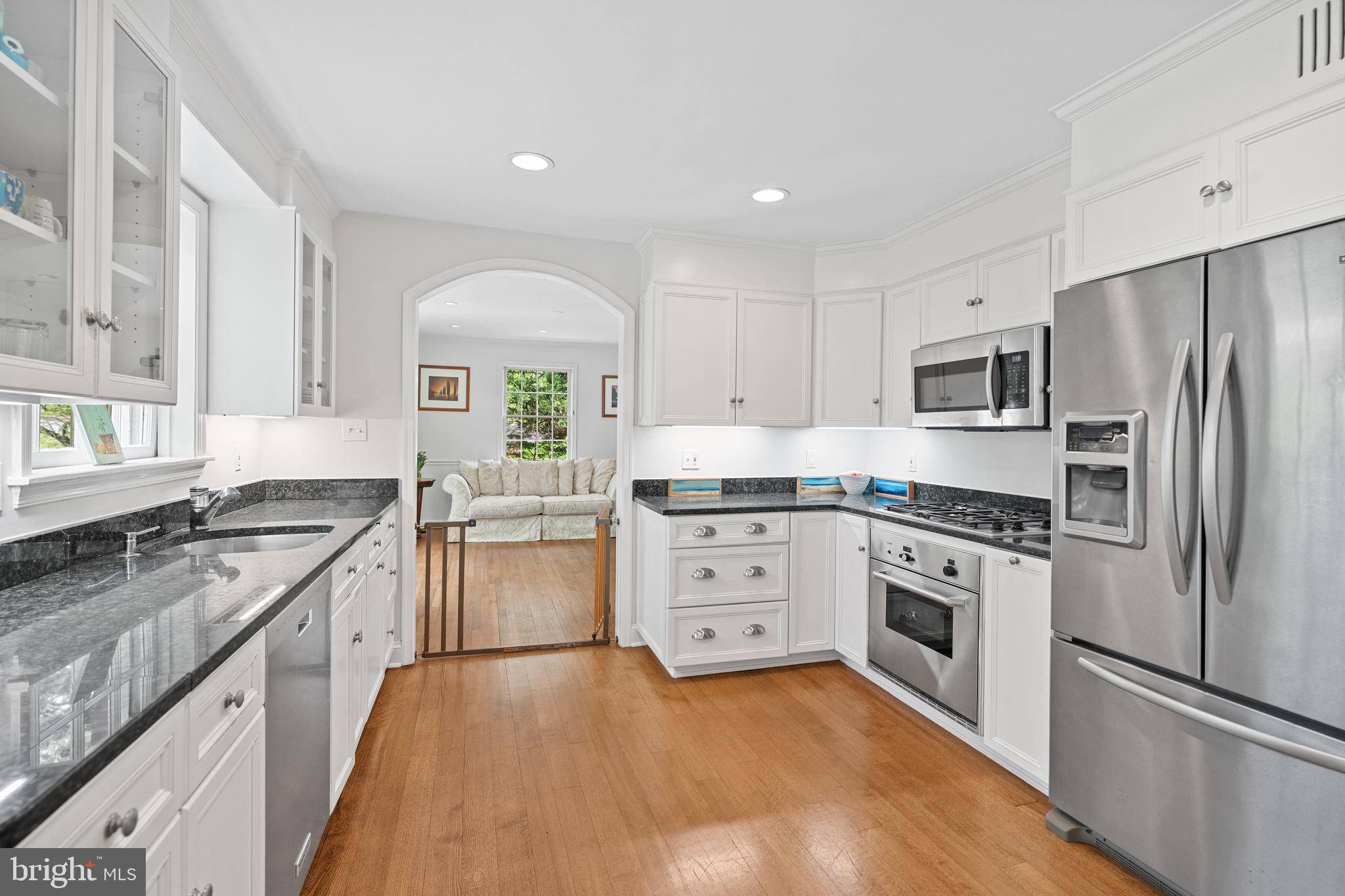 Chevy Chase, MD 20815,5818 HILLBURNE WAY