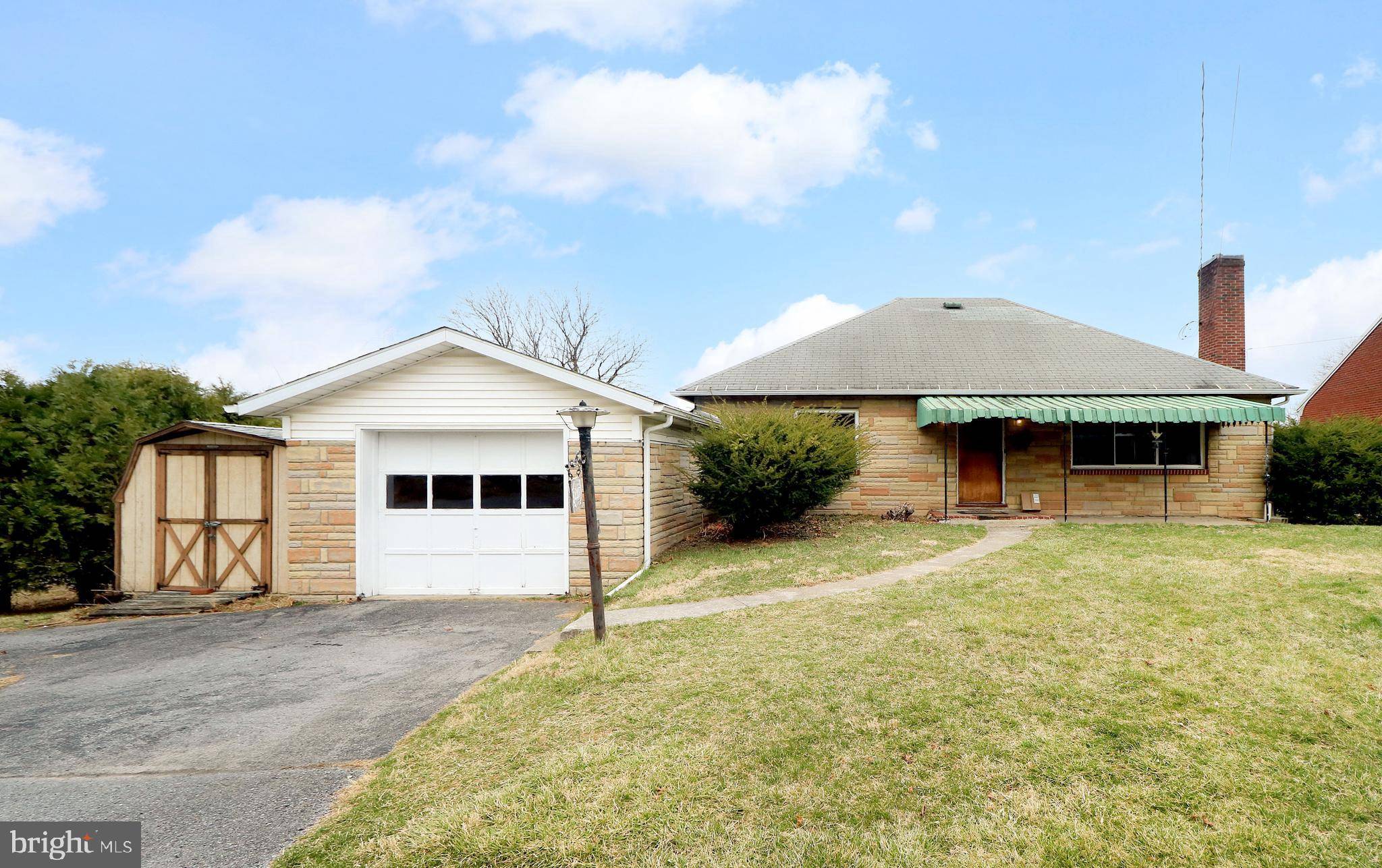 227 WHITMAN AVE, Pleasant Gap, PA 16823