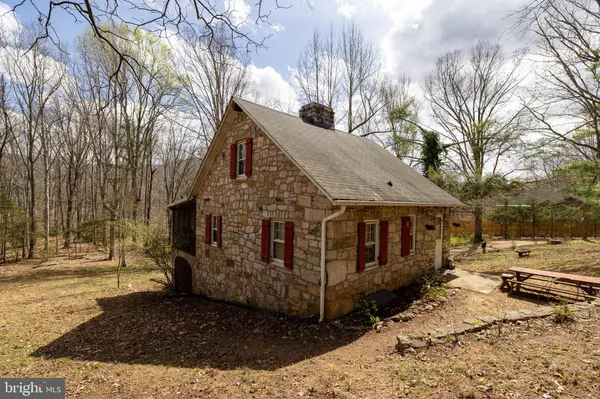 Stanley, VA 22851,195 N LAWYER DR