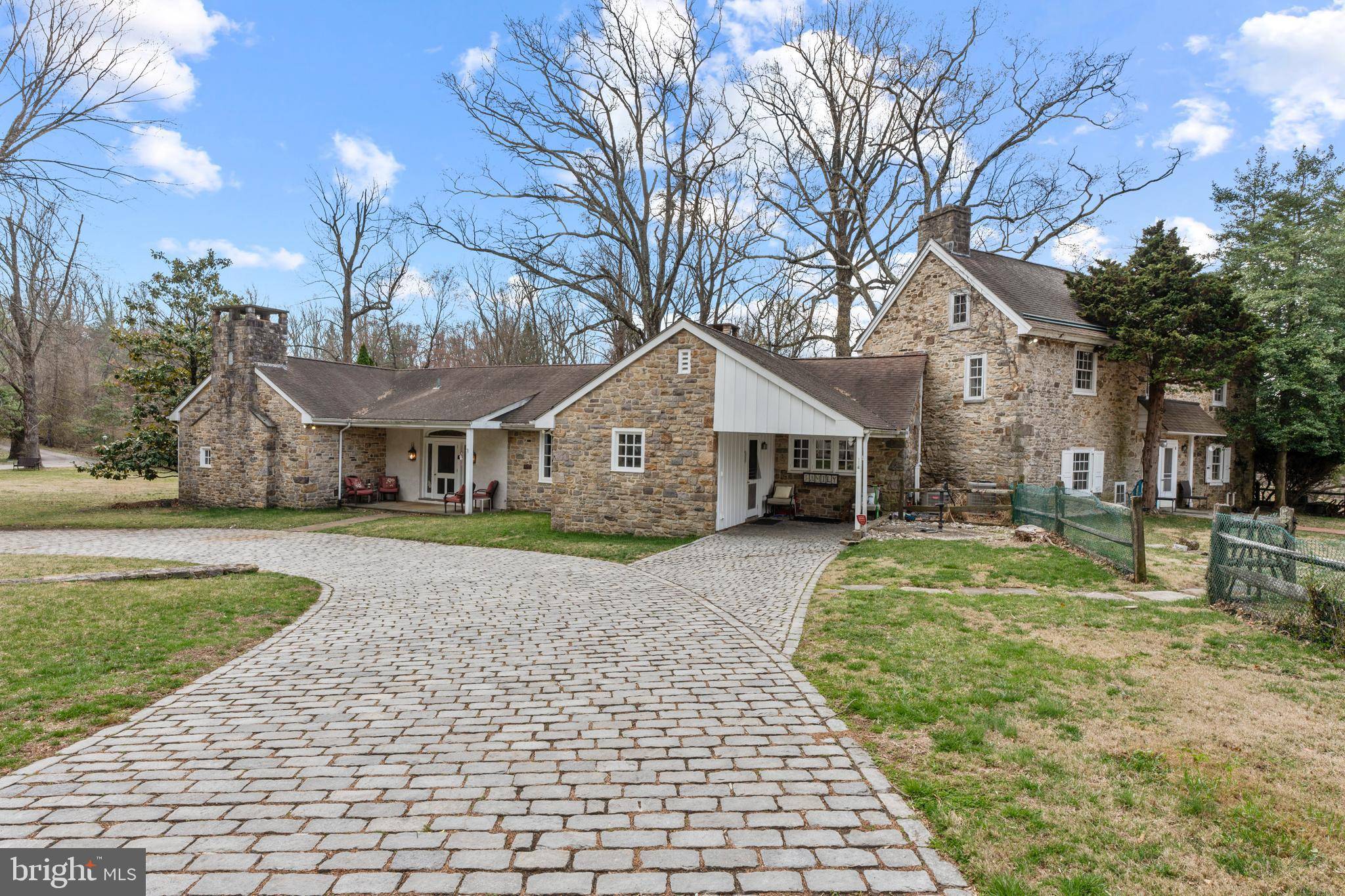 Huntingdon Valley, PA 19006,2141 PAPER MILL RD
