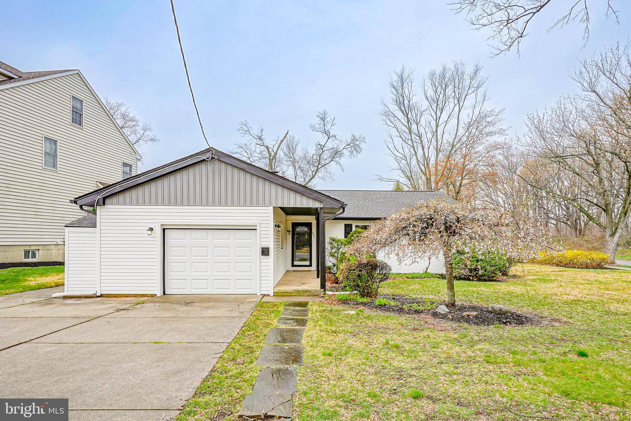 Haddon Township, NJ 08107,201 LEES LN