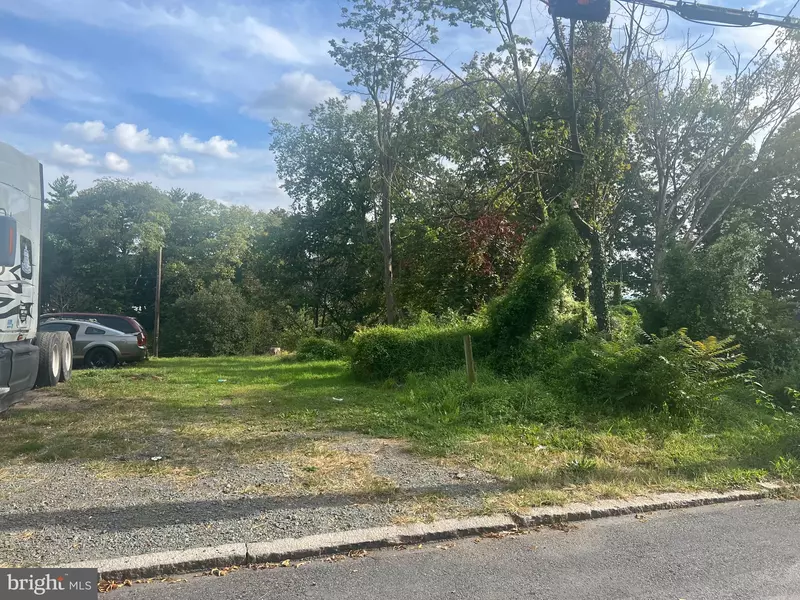 1203 BAILEY ST, Harrisburg, PA 17103