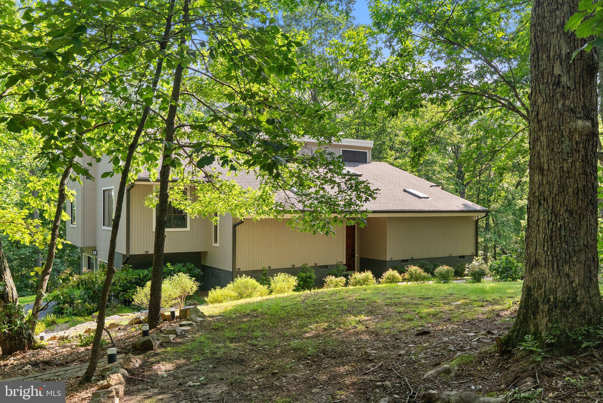 39368 LONGHILL LN, Aldie, VA 20105