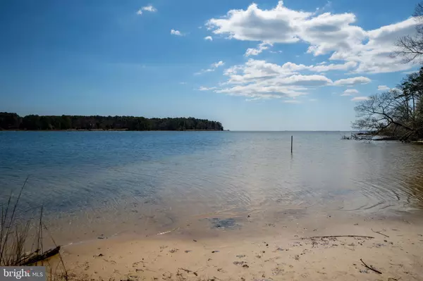 Reedville, VA 22539,0 FOX POINT ROAD