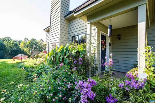 Charlottesville, VA 22901,988 AMBER RIDGE RD
