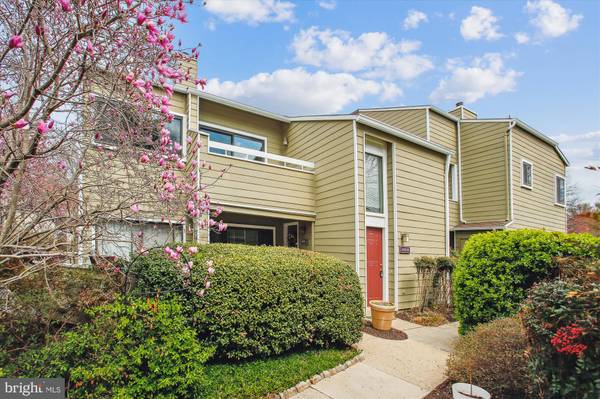 1925-B VILLARIDGE DR,  Reston,  VA 20191