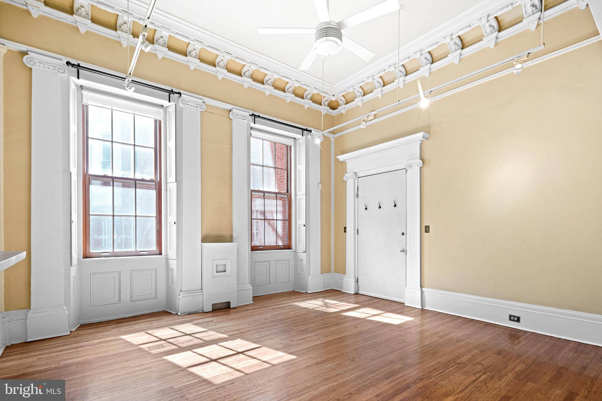 Philadelphia, PA 19107,1008-20 SPRUCE ST #1018 - 1M
