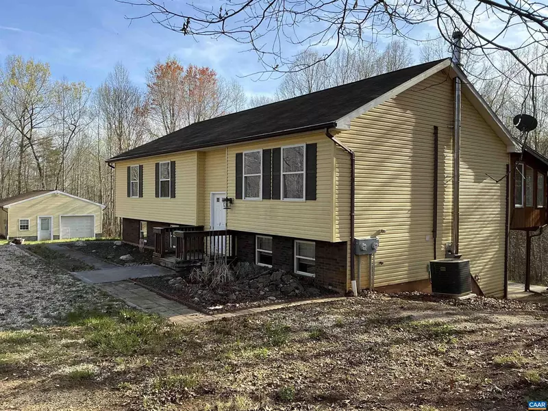 140 MCNEISH LN, Gladstone, VA 24553