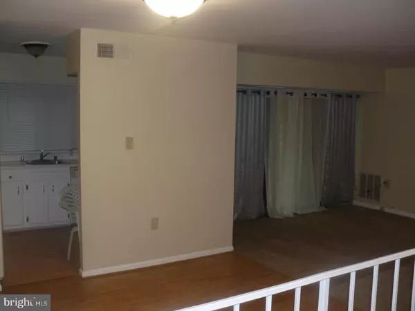 Laurel, MD 20707,15712 DORSET RD #T3