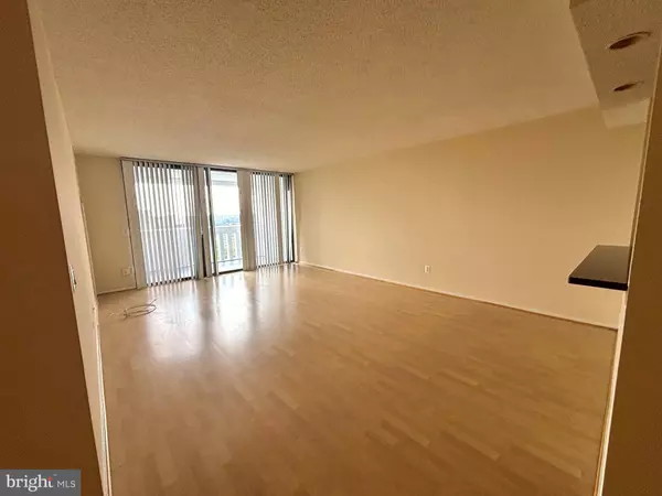 Alexandria, VA 22304,6101 EDSALL RD #1709