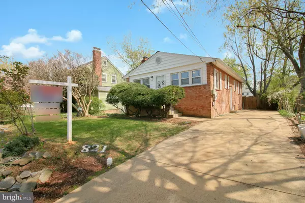 Arlington, VA 22204,821 S MONROE ST