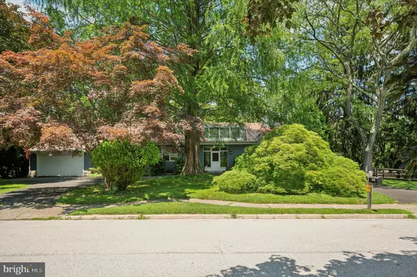 1426 BRYANT LN, Meadowbrook, PA 19046