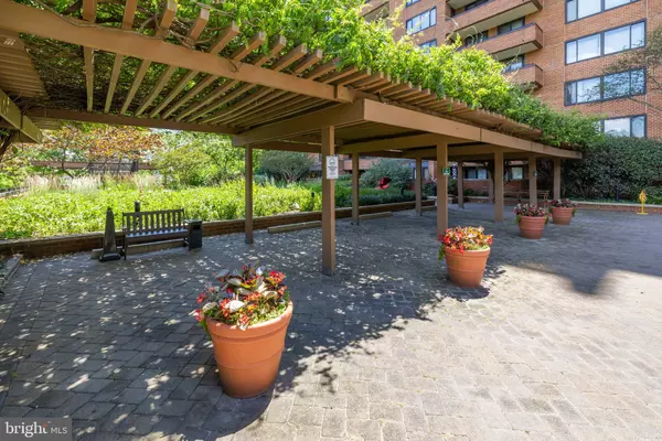 Baltimore, MD 21210,111 HAMLET HILL RD #213