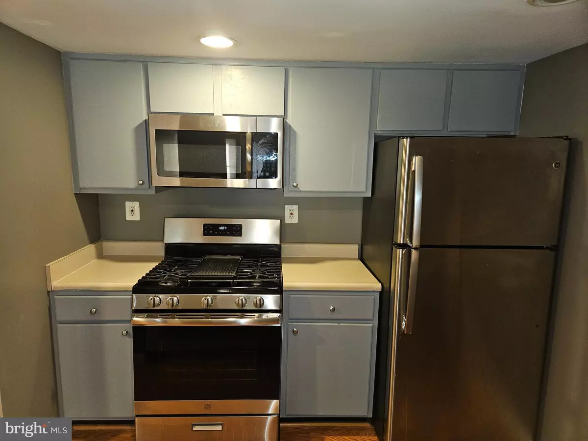Washington, DC 20020,2617 DOUGLAS PL SE #202
