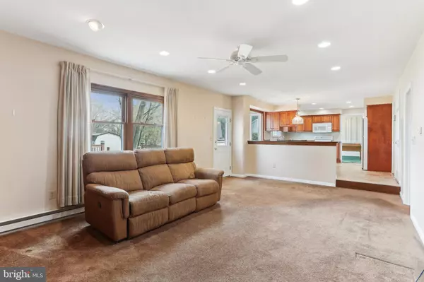 Chalfont, PA 18914,9 BEECHWOOD DR