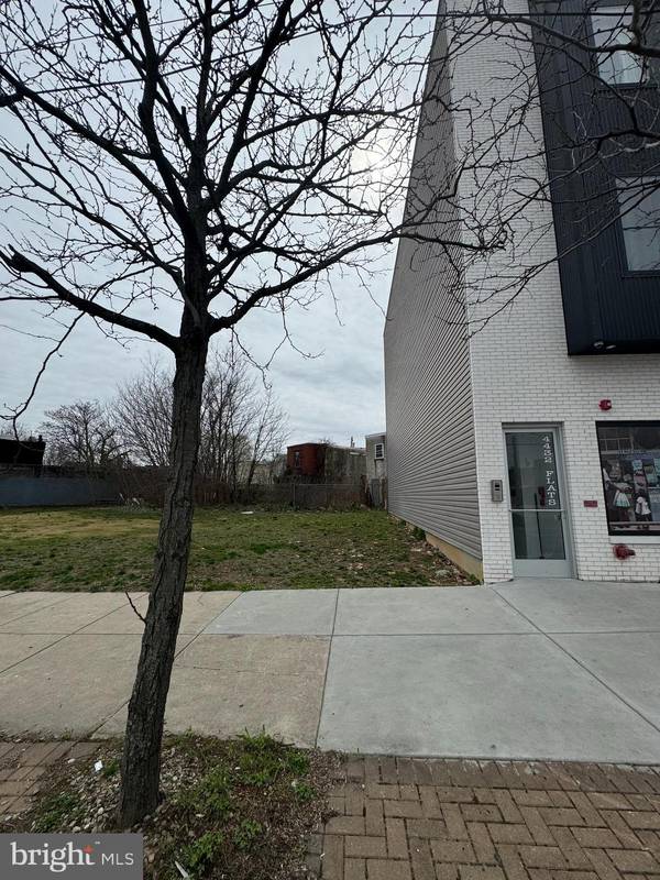 4430 LANCASTER AVE, Philadelphia, PA 19104